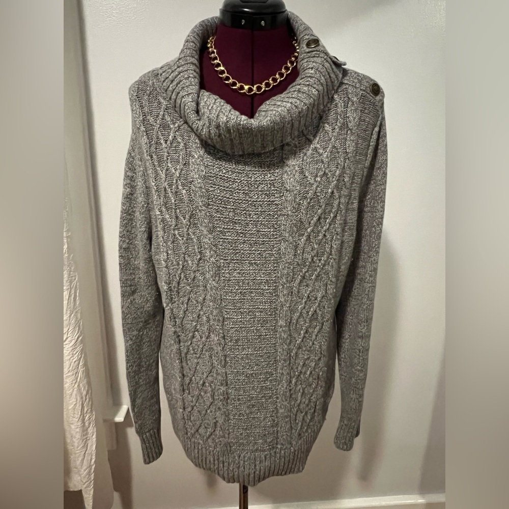 Women’s Tommy Hilfger Sweater size XL